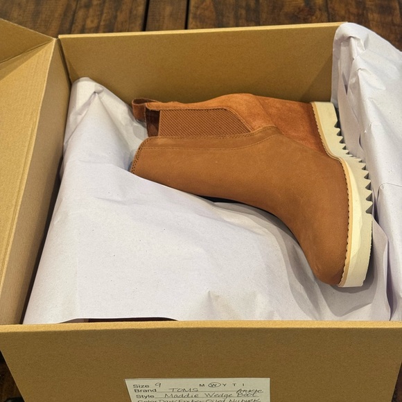 TOMS Maddie Wedge Ankle Boot - Picture 6 of 11